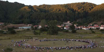 Ρεπορτάζ της Καθημερινής για τον Τρανό Χορό Βλάστης και την προσπάθεια να ενταχθεί στον κατάλογο αυλής πολιτιστικής κληρονομιάς της UNESCO
