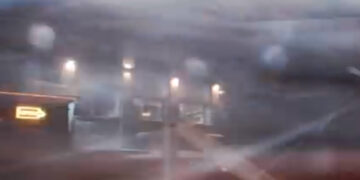 Ισχυρή χιονοθύελλα αυτή τη στιγμή στη Βασιλίτσα (video)