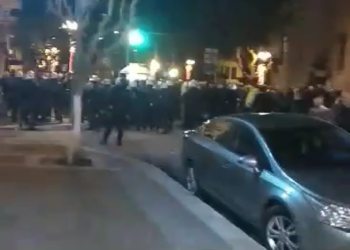 Δείτε νέο βίντεο από τις έντονες αποδοκιμασίες κατά των υποψηφίων ευρωβουλευτών του ΣΥΡΙΖΑ στην Πτολεμαΐδα από την έξοδο τους από την εκδήλωση