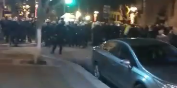 Δείτε νέο βίντεο από τις έντονες αποδοκιμασίες κατά των υποψηφίων ευρωβουλευτών του ΣΥΡΙΖΑ στην Πτολεμαΐδα από την έξοδο τους από την εκδήλωση