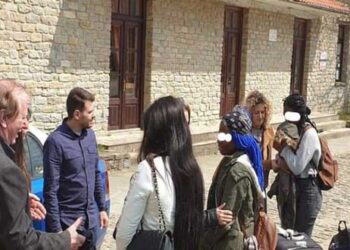 Πεντάλοφος: Μια ανοιχτή «αγκαλιά» για ασυνόδευτα κορίτσια από Κονγκό και Ιράκ