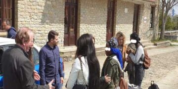 Πεντάλοφος: Μια ανοιχτή «αγκαλιά» για ασυνόδευτα κορίτσια από Κονγκό και Ιράκ