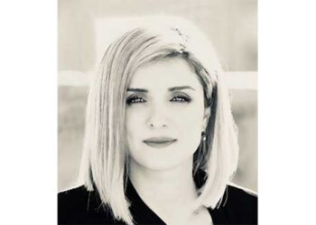 Μην πυροβολείτε τους υποψηφίους – Γράφει η Πίστη Κρυσταλλίδου