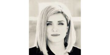 Μην πυροβολείτε τους υποψηφίους – Γράφει η Πίστη Κρυσταλλίδου