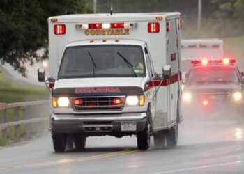 Ασθενοφόρο έπεσε σε λακκούβα και ασθενής με 200 σφυγμούς επανήλθε από το καρδιακό σοκ