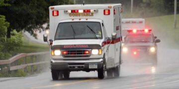 Ασθενοφόρο έπεσε σε λακκούβα και ασθενής με 200 σφυγμούς επανήλθε από το καρδιακό σοκ