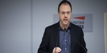 Ο Θεοχαρόπουλος διέσπασε την ΔΗΜΑΡ για να πάει στον ΣΥΡΙΖΑ