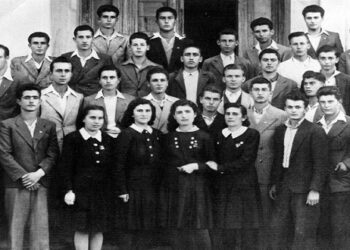 Απόφοιτοι του 8τατάξιου Γυμνασίου Πτολεμαϊδος το 1946 – Από τη στήλη του κ. Γ. Καζαντζή στον Παλμό 01/05/2019