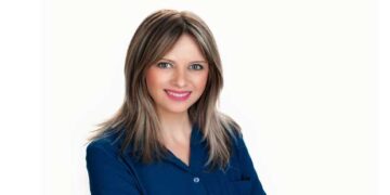 Ευχαριστήριο της Ελισσάβετ Καρανάκη, υποψήφιας περιφερειακής συμβούλου με τον Γιώργο Κασαπίδη