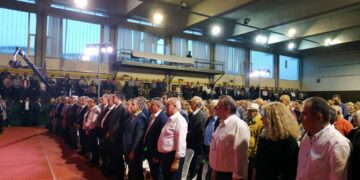 Ενός λεπτού σιγή για τα θύματα της ποντιακής Γενοκτονίας πριν την έναρξη της ομιλίας Τσίπρα video