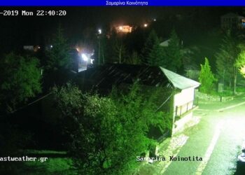 Χιονίζει τώρα στη Σαμαρίνα Γρεβενών!