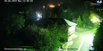 Χιονίζει τώρα στη Σαμαρίνα Γρεβενών!