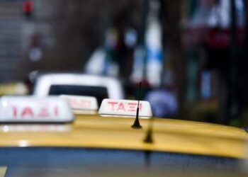 Συσκευές POS σε όλα τα ταξί – Τι ανακοίνωσε η Πανελλήνια Ομοσπονδία Ταξί