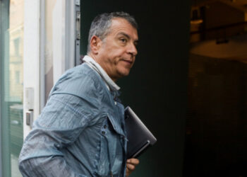 «Βόμβα»: Παραιτείται ο Θεοδωράκης από την ηγεσία του Ποταμιού