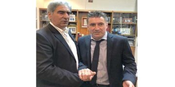 Συνάντηση δύο παλαιών ποδοσφαιριστών – Από τα Παραπολιτικά του Παλμού της Τετάρτης 22 Μαΐου