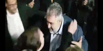 ΒΙΝΤΕΟ: Άφιξη Παναγιώτη Πλακεντά νέου Δημάρχου Εορδαίας στο εκλογικό του κέντρο