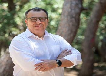 Χρόνης Ακριτίδης στο ραδιόφωνο της ΕΡΤ 1: «Ο Κυριάκος Μητσοτάκης λέει την αλήθεια, χωρίς να χαϊδεύει αυτιά»