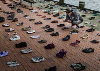 Τα άδεια παπούτσια – Της Χριστιάννας Λούπα