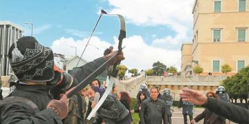 Απέδρασε από τις φυλακές Τίρυνθας ο «Τοξοβόλος του Συντάγματος» – Ληστής του Βελβεντού