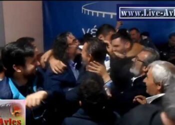 Τα πανηγύρια τη στιγμή της επιβεβαίωσης του νικηφόρου τελικού αποτελέσματος με το νέο Δήμαρχο Σερβίων Χρήστο Ελευθερίου (video)