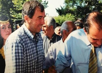 Ο Κώστας Καραμανλής (30-6-1998) αποτίει φόρο τιμής στον εκλιπόντα φίλο του Χρήστο Παπαδόπουλο, στην Άρδασσα Εορδαίας – Γράφει ο Μιχάλης Ραμπίδης