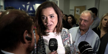 Μπακογιάννη: Ο ΣΥΡΙΖΑ αφήνει νάρκες στη ΔΕΗ και τις κρατικές συγκοινωνίες