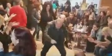 Τα πανηγύρια, οι χοροί και τα ζεϊμπέκικα στο εκλογικό τμήμα του Π. Πλακεντά στην Πτολεμαΐδα VIDEO