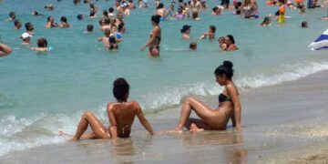 Καιρός: «Καμίνι» η χώρα το Σαββατοκύριακο – Ερχονται 37άρια