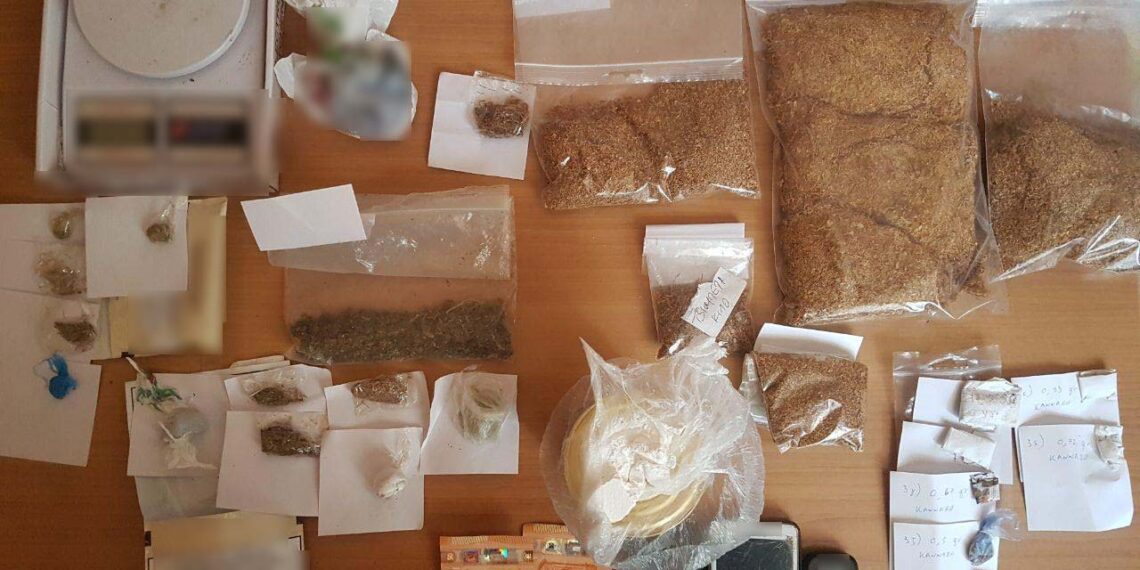 Συνελήφθη 39χρονος αλλοδαπός σε περιοχή της Κοζάνης, όταν πήγε να παραλάβει δέμα με 30 γρ. κοκαΐνη, από τα ΚΤΕΛ!