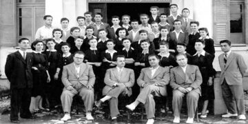 Απόφοιτοι του 8τάξιου Γυμνασίου Πτολεμαϊδος το 1953 – Από τη στήλη του κ. Γ. Καζαντζή στον Παλμό 31/07/2019