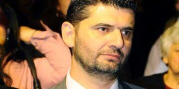 Η ΔΕΗ «εν τω γύψω»! Τη ΛΗΣΤΕΥΕΙ και τη ΔΙΑΛΥΕΙ ο ίδιος ο βασικός της μέτοχος, το κράτος!  Tου Αριστοτέλη Βασιλάκη