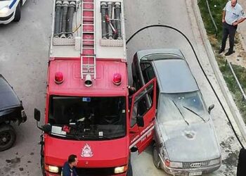 Ανάφλεξη μηχανής σε Ι.Χ αυτοκίνητο στην Πτολεμαΐδα – Επενέβη η πυροσβεστική