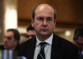 Χατζηδάκης: Η ΔΕΗ δεν έχει χρήματα ούτε για να αγοράσει κολώνες -Παλεύουμε μη μείνει η χώρα στο σκοτάδι