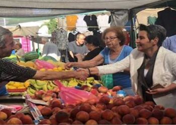 Στο κέντρο και στην λαϊκή αγορά της Κοζάνης βρέθηκε η υποψ. βουλευτής ΝΔ, Ευλαμπία Πρώϊου