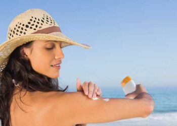 Μύθοι και αλήθειες για τα αντηλιακά – Πώς γίνεται η σωστή χρήση;