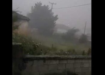 Σφοδρή καταιγίδα και δυνατοί άνεμοι στο Δροσερό Εορδαίας (video αναγνώστη)