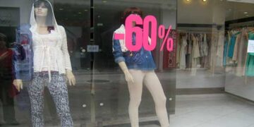 Θερινές εκπτώσεις: «Ανάσα» για τον εμπορικό κόσμο της περιοχής – Πτώση του τζίρου 20% στα καταστήματα της Πτολεμαΐδας αυτή την περίοδο