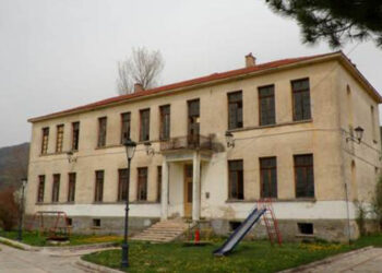 Εξακολουθεί να ρημάζει το Βρανάκειο Δημοτικό Σχολείο Βλάστης