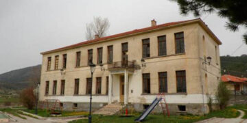 Εξακολουθεί να ρημάζει το Βρανάκειο Δημοτικό Σχολείο Βλάστης