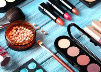 ΕΟΦ: Απαγορεύει 31 επικίνδυνα καλλυντικά