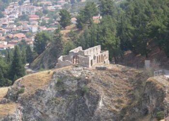 Θεία λειτουργία του Μορφωτικού Ομίλου Σερβίων «Τα Κάστρα»