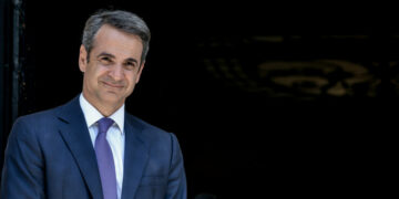 «Πράσινο φως» από τον Μητσοτάκη για 2.450 προσλήψεις στην Υγεία και 1.500 στην ΕΛ.ΑΣ.