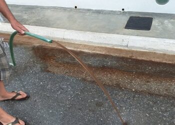 Πτολεμαΐδα: Καταγγελία αναγνώστη: “Να μας πουν οι υπεύθυνοι αν πίνεται αυτό το νερό”