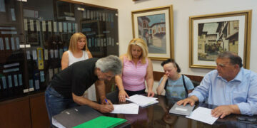 Η Μαρία Νίτσα, φοιτήτρια με σύνδρομο Down, έλαβε υποτροφία από τον Δήμο Καστοριάς