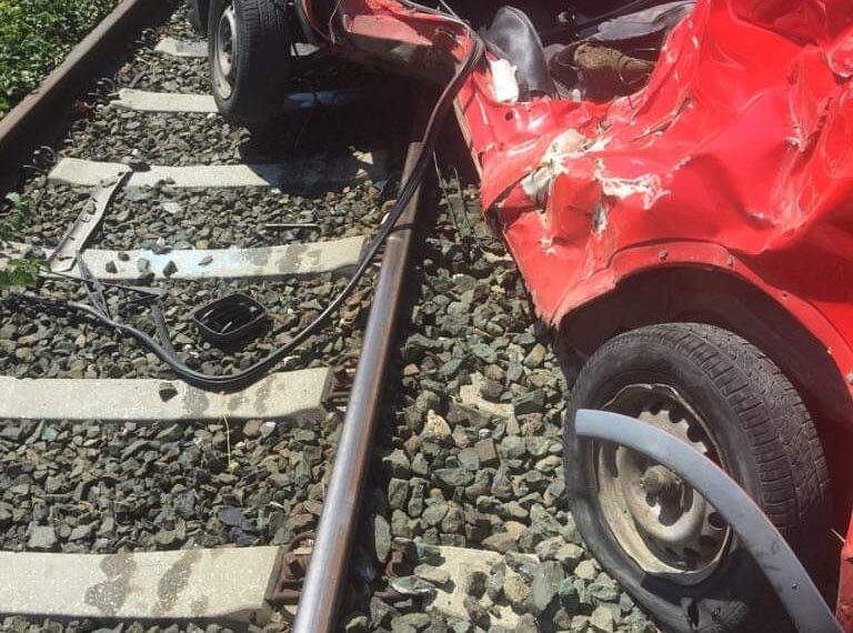 Πτολεμαΐδα: Κατέληξε ο πολυτραυματίας οδηγός του Ι.Χ. που παρασύρθηκε από τραίνο στο Ξινό Νερό