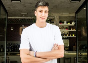 “Θα σας πω ένα μυστικό” – Η ιστορία του διεθνή βολεϊμπολίστα Παναγιώτη Πελεκούδα και η μάχη με την κατάθλιψη