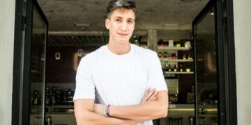 “Θα σας πω ένα μυστικό” – Η ιστορία του διεθνή βολεϊμπολίστα Παναγιώτη Πελεκούδα και η μάχη με την κατάθλιψη