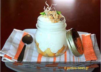 Εκμέκ με ωτία και κρέμα τσιζκέικ