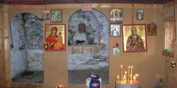 Όταν ο Άγιος Κοσμάς ο Αιτωλός στα 1750 μ.Χ. ευλόγησε  το Πολύφυτο και το Καταφύγι