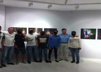 Επίσκεψη της Δομής Φιλοξενίας Ασυνόδευτων Ανηλίκων στη φωτογραφική έκθεση του Περικλή Μεράκου, στο Μουσείο Τεχνών Κοζάνης